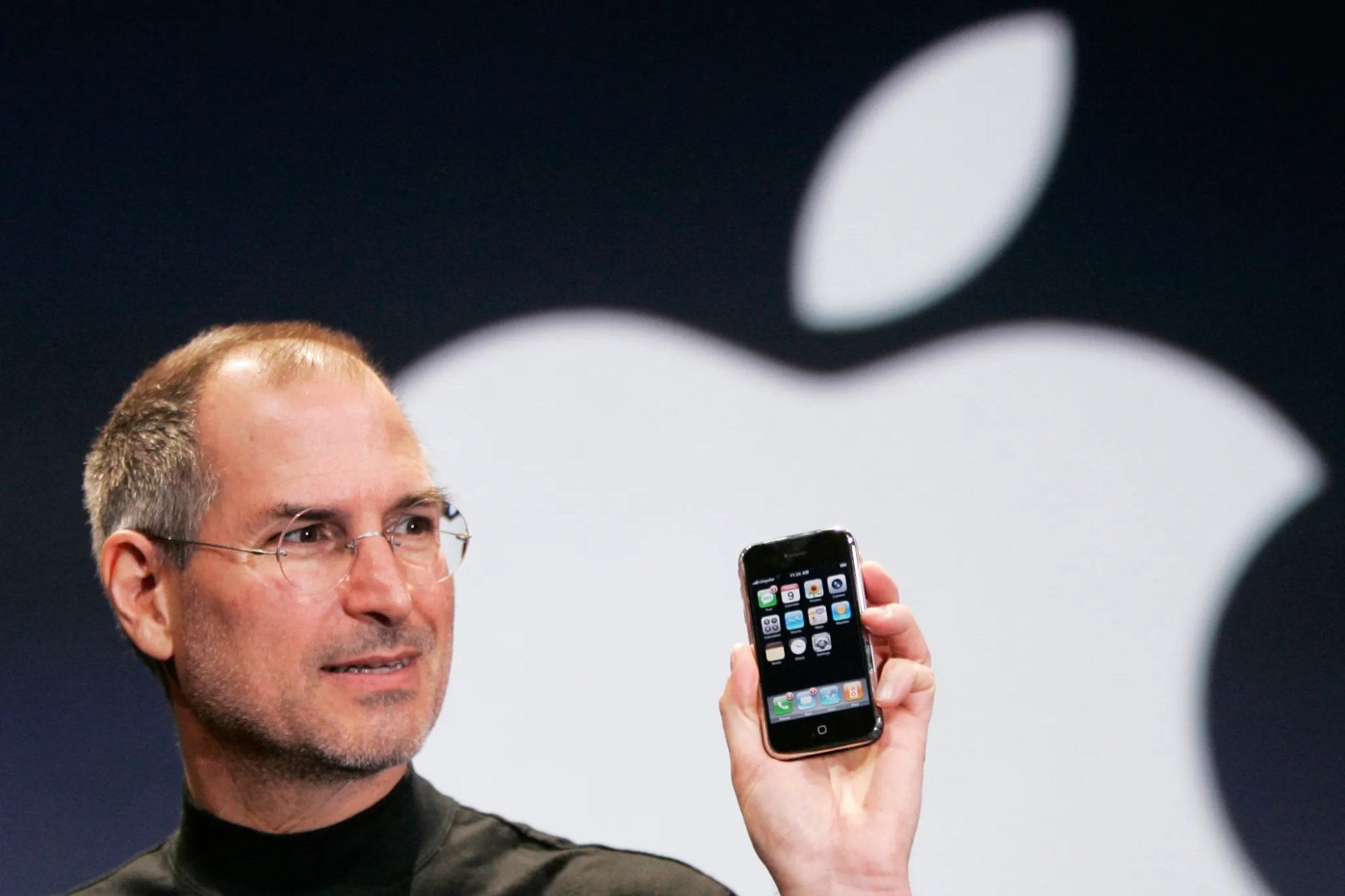Steve Jobs unveiling the original iPhone in 2007